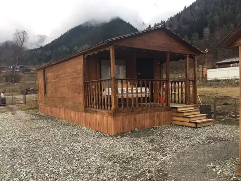 Дом в Карачаево-Черкесия, Зеленчукский район, с. Архыз ул. Курджиева, ...