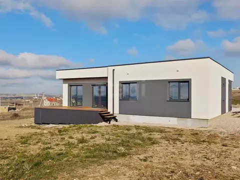 Дом в Крым, Симферопольский район, Чистенское с/пос, с. Левадки, 1-й ...