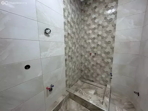 2-комнатная квартира: Аксай, улица Строителей, 10/6к2 (64 м)