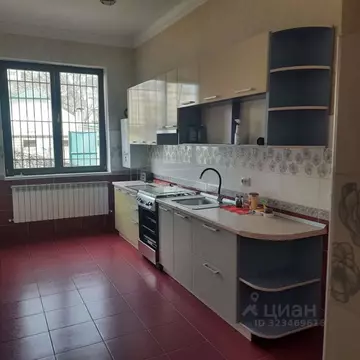 Дом в Кабардино-Балкария, Нальчик Кабардинская ул., 69 (160 м)