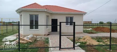 Дом в Крым, Сакский район, Лесновское с/пос, с. Владимировка ул. ...