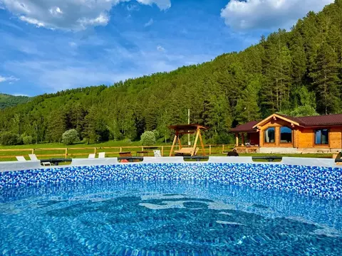 Дом в Алтай, Чемальский район, с. Турбаза Катунь пер. Брусника, 2 (80 ...