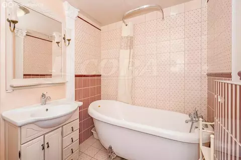 2-комнатная квартира: Тюмень, улица Энергетиков, 16 (72 м)