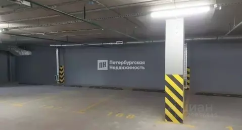 Гараж в Санкт-Петербург Фарфоровская ул., 5к1 (13 м)