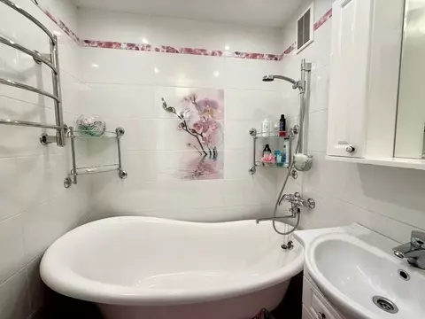 3-к кв. Мурманская область, Мурманск ул. Героев Рыбачьего, 71 (70.0 м)