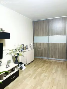 3-комнатная квартира: Киров, микрорайон Радужный, проспект Строителей, ...