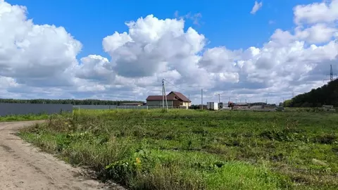 Участок в Омская область, Омский район, с. Пушкино ул. Ленина (15.0 ...