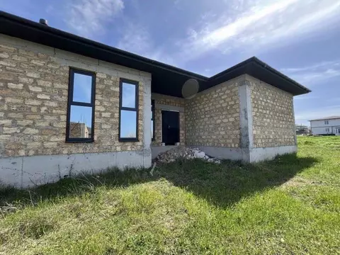 Дом в Крым, Симферопольский район, с. Мирное  (194 м)