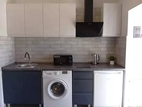 1-к кв. Крым, Симферополь пер. Грузовой, 6 (25.0 м)