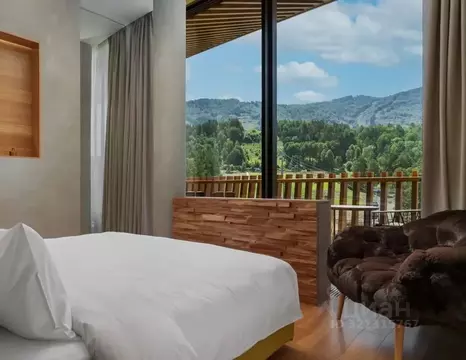 Комната Алтай, Майминский район, Манжерокское с/пос, с. Озерное, ...