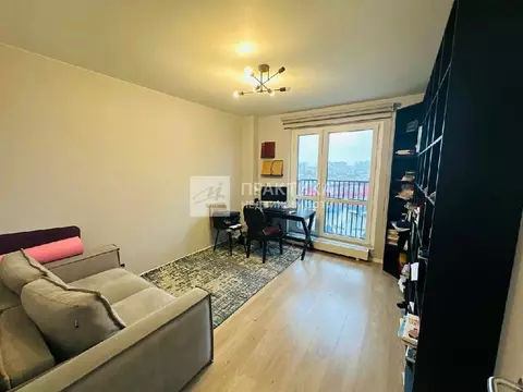 Продается 4-комнатная квартира