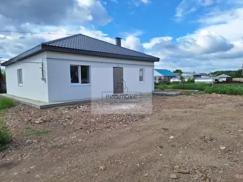 Дом в Челябинская область, с. Агаповка ул. Тепличная (100 м)