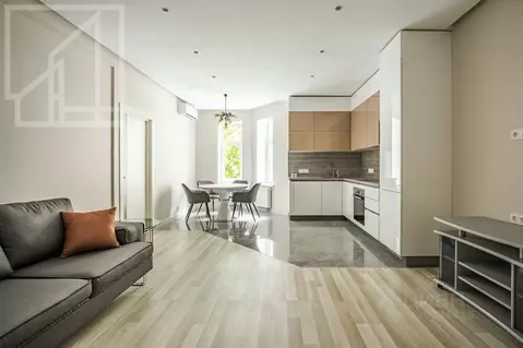 3-к кв. Москва ул. Арбат, 43С3 (105.0 м)