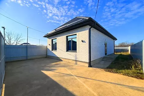 Дом в Краснодарский край, Краснодар Ейское ш. (80 м)