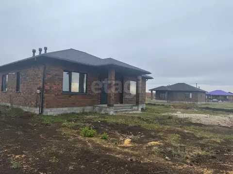 Дом в Белгородская область, Корочанский район, Мелиховское с/пос, с. ...