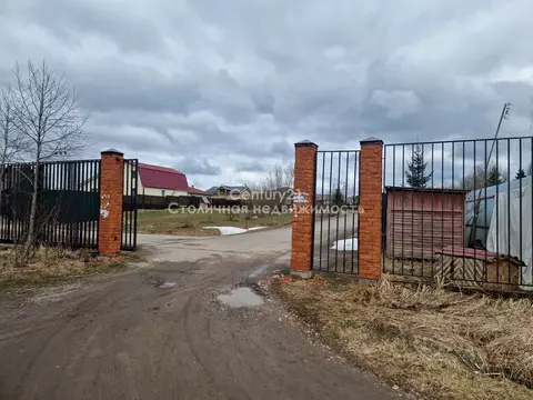Участок в Московская область, Волоколамский муниципальный округ, д. ...