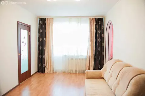 2-комнатная квартира: Тобольск, 8-й микрорайон, 20 (47 м)