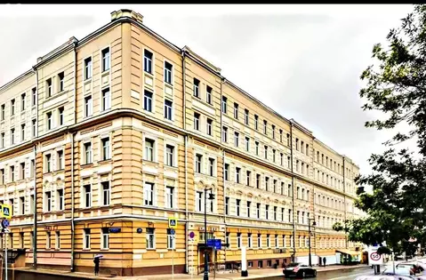 1-комнатная квартира: Москва, улица Петровка, 26с2 (47 м)