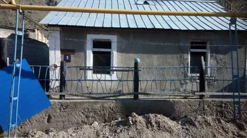 Дом в Кабардино-Балкария, Тырныауз Эльбрусский район, Набережная ул., ...