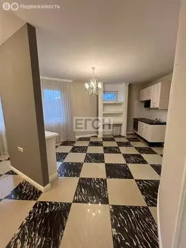 3-комнатная квартира: Дзержинский, улица Ленина, 2А (107.8 м)