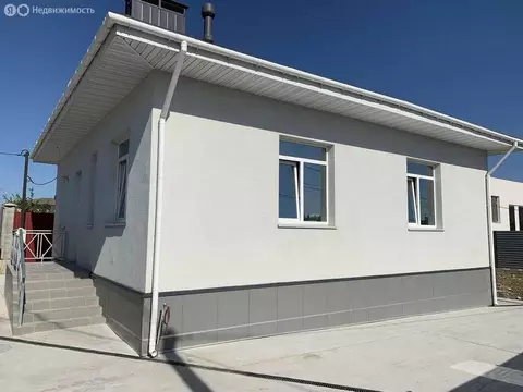 Дом в Трудовское сельское поселение, посёлок Айкаван, улица ...