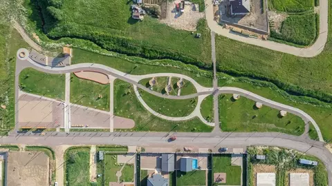 Участок в Ленинградская область, Гатчинский муниципальный округ, д. ...