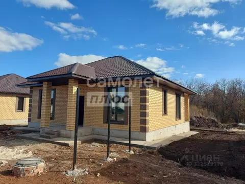 Дом в Оренбургская область, Оренбургский район, с. Подгородняя ...