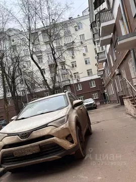 Гараж в Москва Бауманская ул., 33/2С3 (20 м)