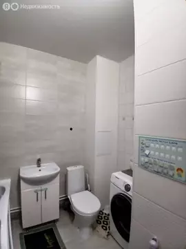 3-комнатная квартира: Санкт-Петербург, улица Генерала Кравченко, 8 (81 ...