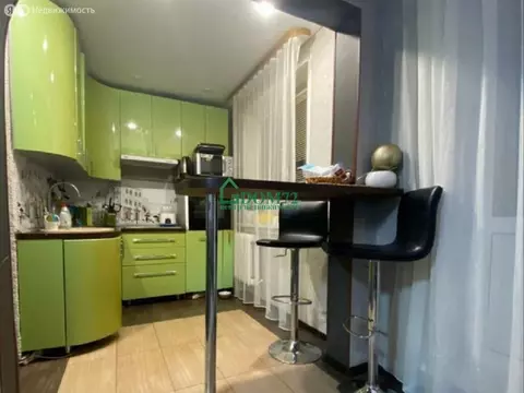 2-комнатная квартира: Тобольск, 4-й микрорайон, 8 (48.4 м)