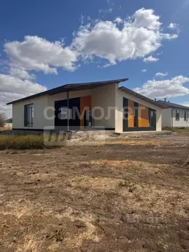 Дом в Крым, Советский район, с. Урожайное ул. Мира (164 м)