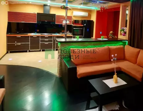 3-комнатная квартира: Астрахань, площадь Джона Рида, 7к1 (108 м)