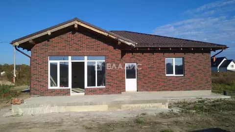 Дом в Калининградская область, Гвардейский муниципальный округ, пос. ...