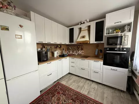 Дом в Алтайский край, Бийский район, с. Малоугренево ул. Шукшина (124 ...