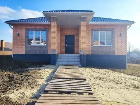 Дом в Белгородская область, Белгородский район, Тавровское с/пос, с. ...