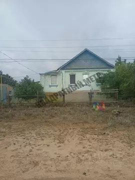 Дом в Калмыкия, Сарпинский район, Кировское с/мо, пос. Кировский ул. ...