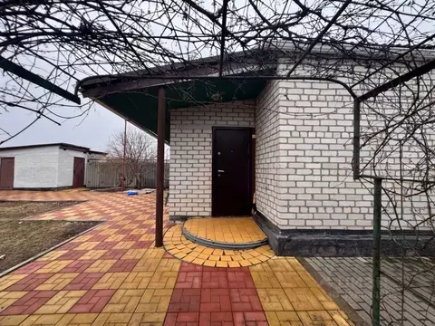 Дом в Волгоградская область, Иловлинский район, Краснодонский хут. ул. ...