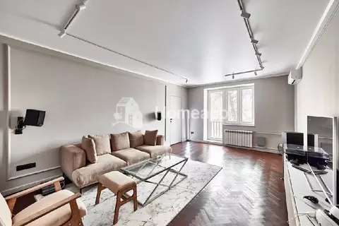 Продается 4-комнатная квартира