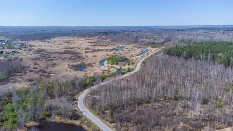 Участок в Тюменская область, Уватский муниципальный округ, с. Красный ...