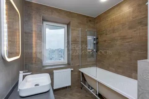 2-к кв. Тюменская область, Тюмень ул. Федюнинского, 64к1 (64.0 м)