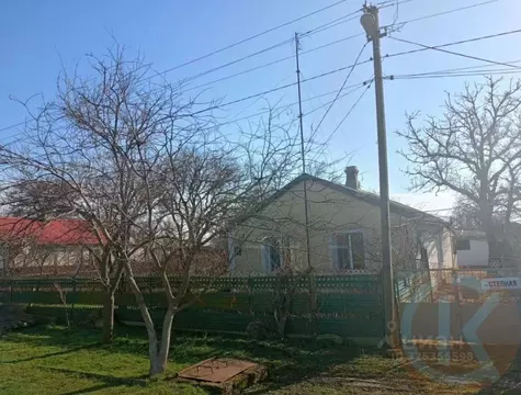 Дом в Крым, Сакский район, Штормовское с/пос, с. Хуторок ул. Степная, ...