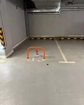 Гараж в Москва 3-я Хорошевская ул., 23к1 (14 м)