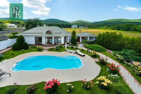 Дом в Севастополь с. Гончарное, ул. Резервная, 21 (448 м)