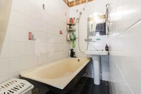 2-к кв. Тюменская область, Тюмень ул. 50 лет ВЛКСМ, 19 (88.6 м)