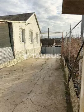 Дом в Крым, Симферопольский район, Пожарское с/пос, с. Лекарственное ...