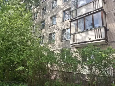 3-к кв. Санкт-Петербург ул. Есенина, 28К1 (60.0 м)