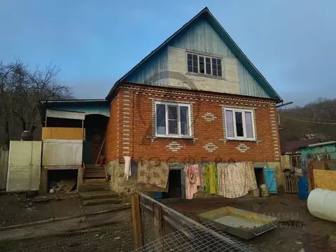 Дом в Краснодарский край, Апшеронский район, Куринская ст-ца Подгорная ...