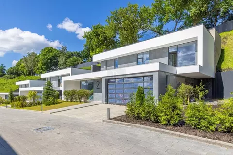 Дом в Московская область, Одинцовский городской округ, д. Назарьево 91 ...