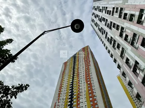 Продается 4-комнатная квартира