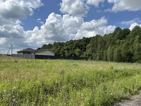 Участок в Калужская область, Совхоз Боровский с/пос, д. Уваровское  ...